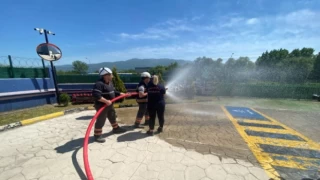 Kocaeli Büyükşehir İtfaiyesi acil durum ekiplerine uygulamalı eğitim verdi