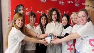 Kotex ve “Kızlar Sahada” kadın futbolu için el ele verdi