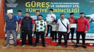 Kütahya Belediyespor pehlivanları Türkiye şampiyonu oldu