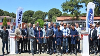 Salihli Meslek Lisesi’ne sıfır kilometre araç bağışı yapıldı