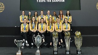 Türkiye, Avrupa ve Dünya Şampiyonu VakıfBank Spor Kulübü medya mensupları ile bir araya geldi.