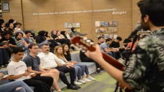 Bursa Yıldırım’da gençlere gitarlı moral