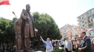 Dünya Şairi Nazım Hikmet, Karşıyaka’da Anıldı