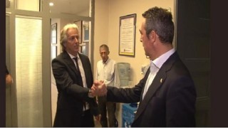 Fenerbahçe’nin Dünyaca Ünlü Teknik Adam Jorge Jesus İle İmza Töreni Canlı Yayınla D-Smart’ta