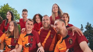 Galatasaray ve Nike, 2022 - 2023 sezonu iç saha formasını görücüye çıkardı.