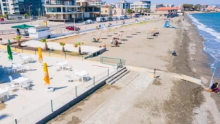 İzmir Güzelbahçe plajları ziyaretçilerini bekliyor