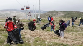 Kayseri Erciyes’te temizlik zamanı