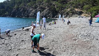 Kemer’de Çevre ve Deniz Dibi Temizliği Yapldı