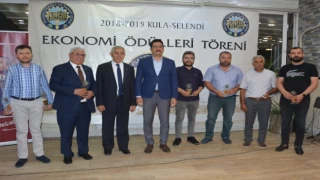 Manisa’da vergi rekortmenleri ödüllendirildi