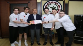 Rize’de e-spor ödülleri Başkan Metin’den