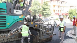 Şehit Oktay Kaya Caddesi’ne son kat asfalt seriliyor