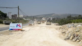 Tarsus’ta ilk kez bir yol 3 şeritli duruma getiriliyor