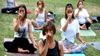 Yoga tutkunları Nilüfer’de buluştu