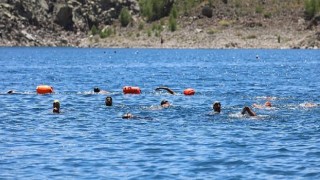 1. Van Denizi Yüzme Festivali Nemrut Krater Gölü Etabıyla Sona Erdi