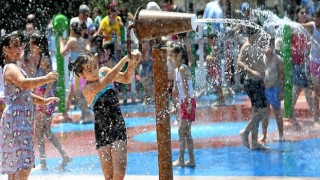 Çocuklar Bayramı Su Oyunları Parkında Geçirdi