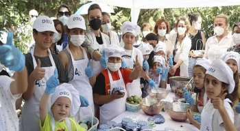 DEÜ’de Tedavi Gören Çocuklar Meyve Bahçesinde Moral Buldu