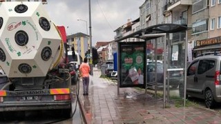 İnegöl’de Cadde Ve Sokaklar Temizleniyor