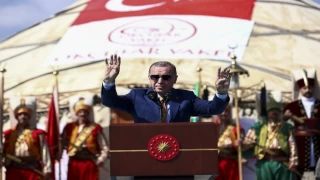 Cumhurbaşkanı Erdoğan Ahlat’tan seslendi