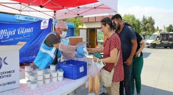 Küçükçekmece Belediyesi, Aşurenin Bereketini 57 Bin Kişiyle Paylaştı