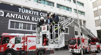 Antalya Büyükşehir Belediyesi’nde acil durum tatbikatı yapıldı