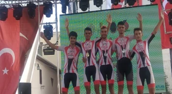 Brisaspor, Balıkesir Sındırgı Mtb Cup Dağ Bisikleti müsabakasından 5 ödülle döndü