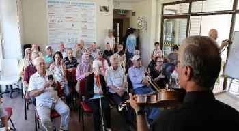 Dünya Alzheimer Günü Mavi Ev’de kutlandı