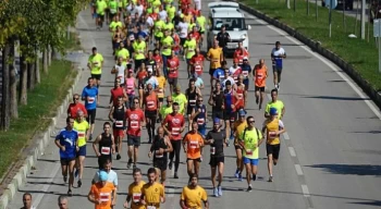 Eker I Run, her yıl yapılan Yardımseverlik Koşusu ile STK’ların projelerine kaynak yaratmaya devam ediyor