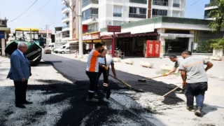 İzmir Karabağlar’ı asfaltlamaya devam