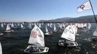 İzmir Körfezi’nde ’Kurtuluş’a yelken açtılar