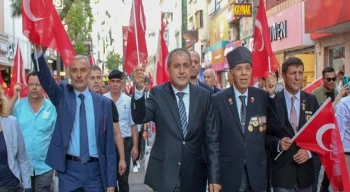 Karşıyaka’da Gazilerden Anlamlı Yürüyüş