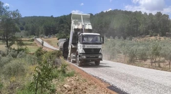 Muğla Büyükşehir Belediyesi Kırsal Mahalle Yollarını Yeniliyor