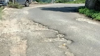 Rize Pazar’da Aktepe Grup Yolu köstebek yuvası gibi!