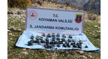 Adıyaman’da teröristlerin kullandığı çok sayıda telsiz ele geçirildi