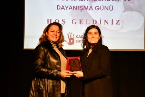 Silivri Belediyesi, "Kadına Şiddete Hayır" paneli düzenledi.