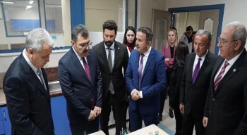 TÜBİTAK Başkanı Prof. Dr. Mandal, Egeli öğrenci ve akademisyenlerle bir araya geldi