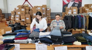 Gaziemir Belediyesi’nden ilçeye yerleşen depremzedelere tam destek