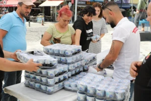Silivri'nin Meşhur Yoğurdu Festivalde Ziyaretçilere İkram Edildi