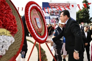 Silivri’de Gaziler Gününde Atatürk Anıtına Çelenk Sunuldu