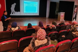 Silivri'de Öğrenci ve Velilere Güvenlik Seminerleri Verildi