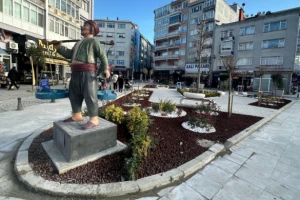 Yoğurtçu Heykeli Meydanı’ndaki Çalışmalar Tamamlandı